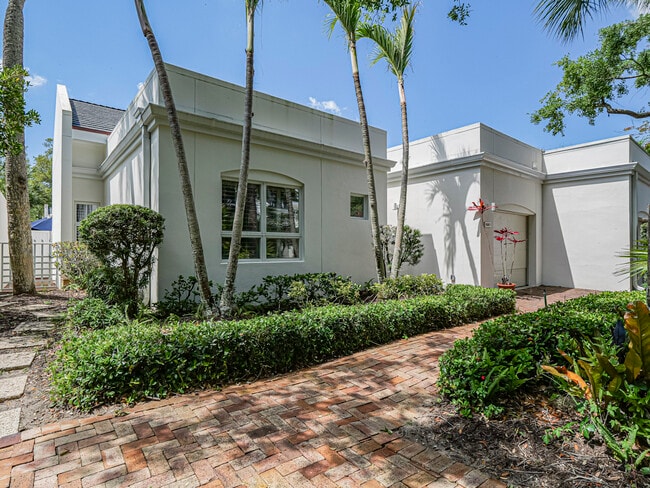 Building Photo - 8367 Baytree Dr