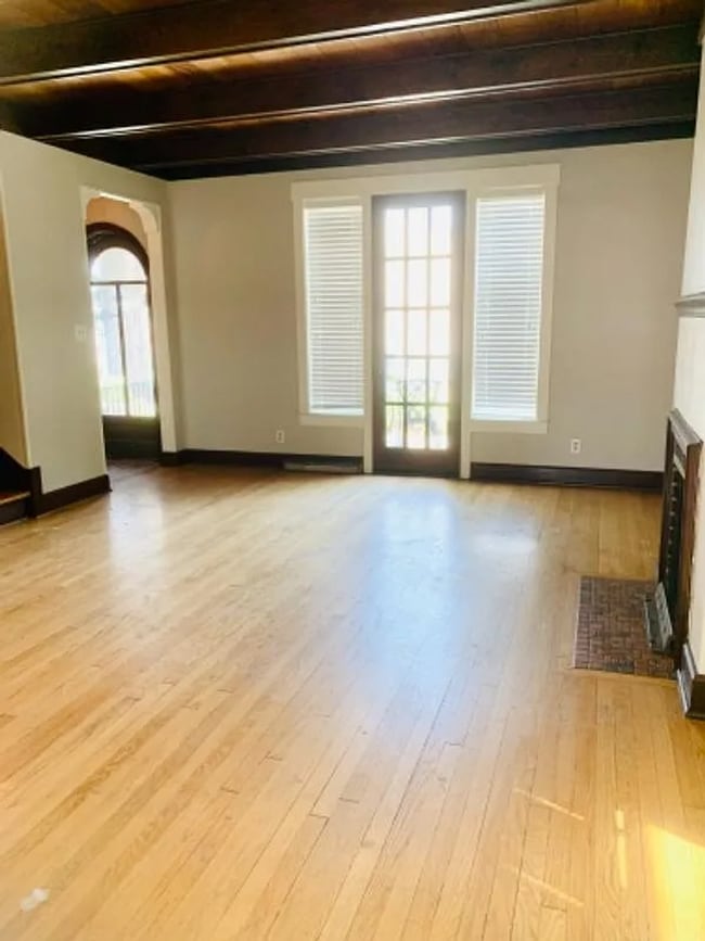 Photo - 410 S 40th St