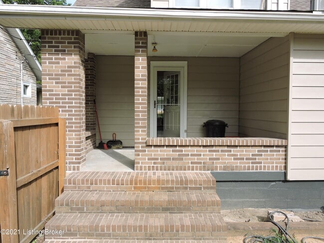 Photo - 670 N Barbee Way