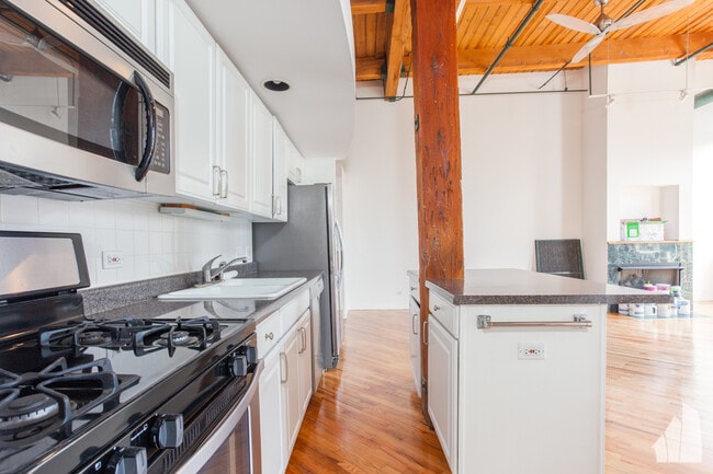 Photo - 2222 W Diversey Ave Unidad 306