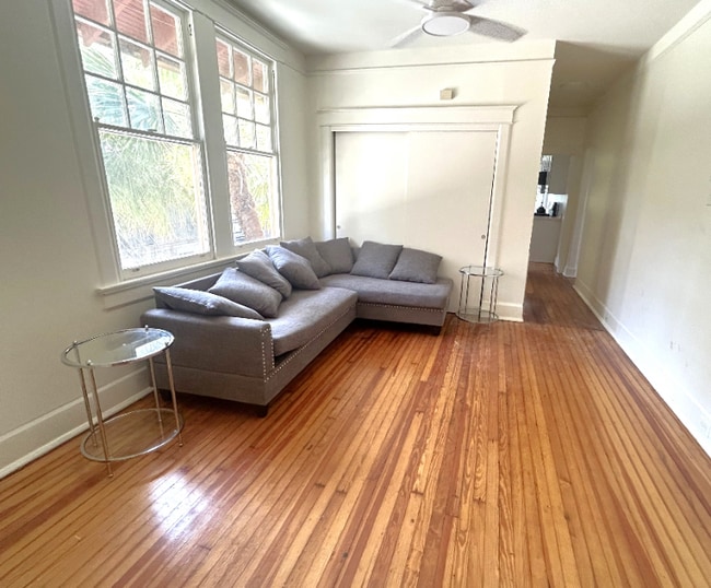 Photo - 1031 Broadway St