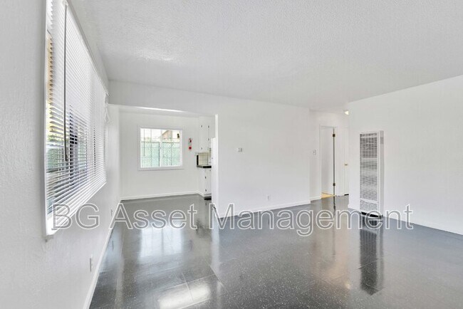 Photo - 134 Marina Way