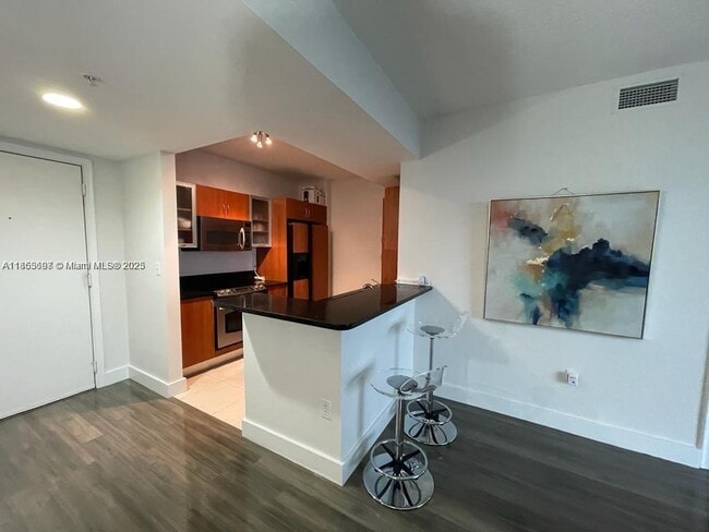 Photo - 18800 NE 29th Ave Unit 1004