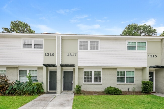 Building Photo - 1317 Mathis Ferry Rd