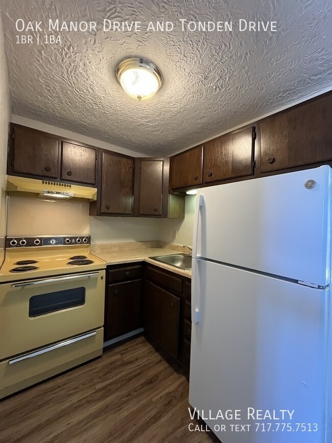 Photo - 228 Oak Manor Dr