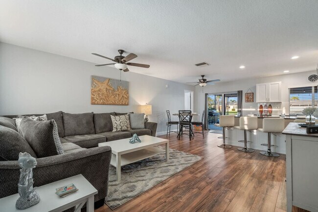 Photo - 1901 72nd St W Unidad ID1284300P