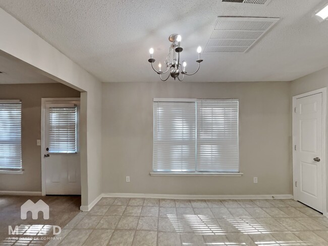 Photo - 227 London Dr