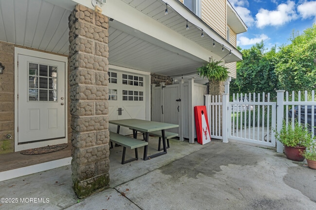 Photo - 308 Hume St