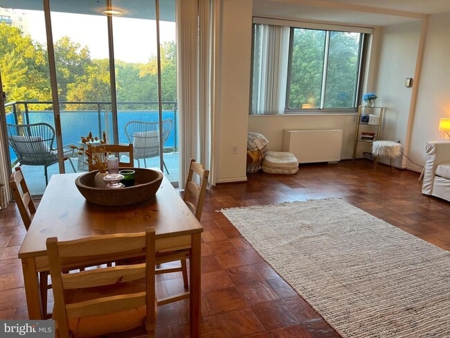 Photo - 10500 Rockville Pike