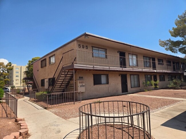 595 N Royal Crest Cir Unidad 19