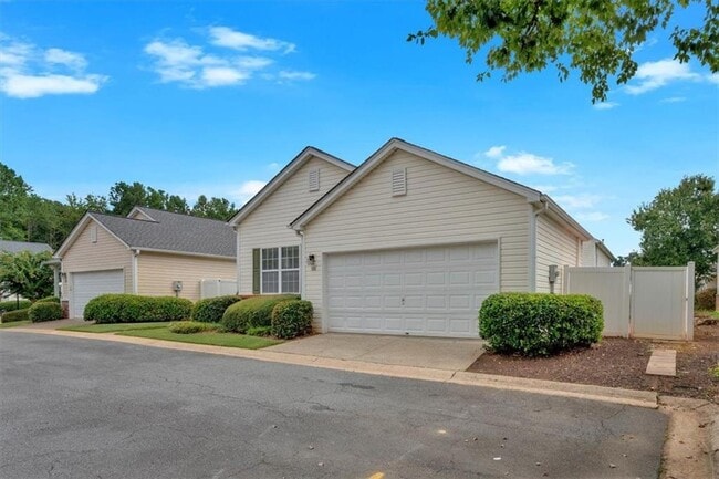 Photo - 106 Manley Ct