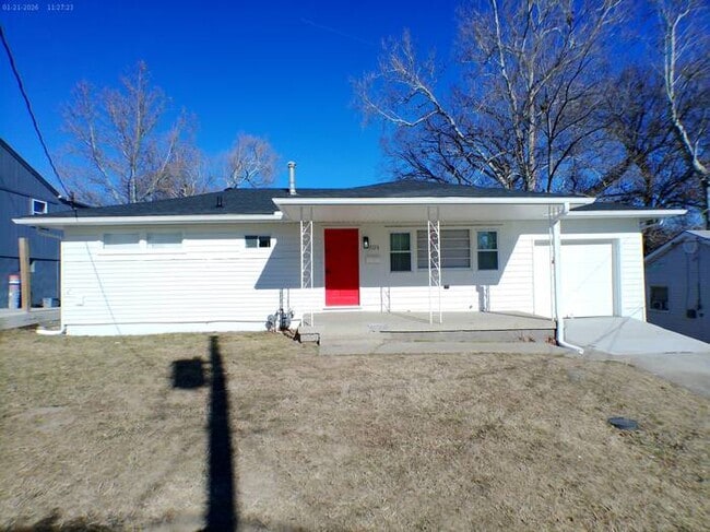 Building Photo - Beautiful 4 bedrooms and 2 full baths with vanity in a beautiful house at Longwood Ave Kansas Cit...