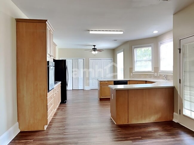 Photo - 402 Grandiflora Dr