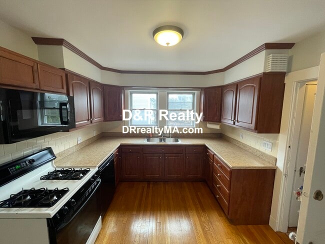 Photo - 176 Maple St Unidad 2