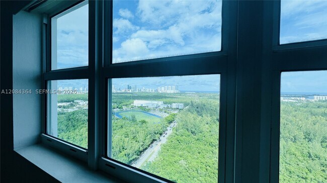 Building Photo - 15051 Royal Oaks Ln Unit 2302