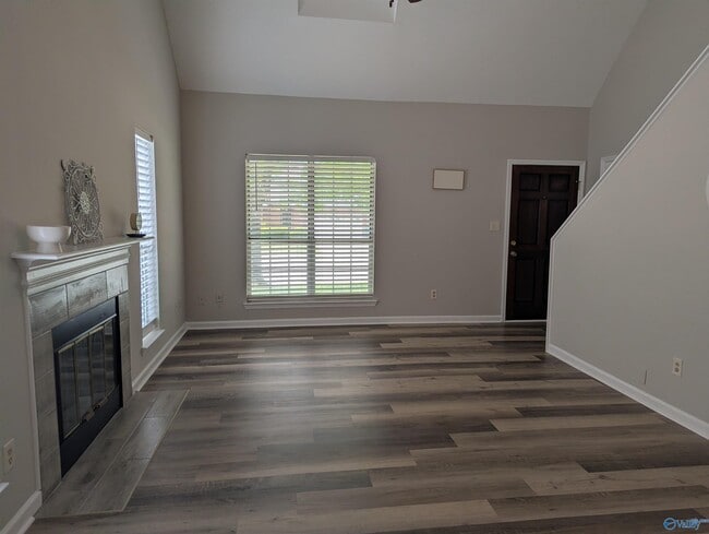 Photo - 2504 Weatherstone Rd SE