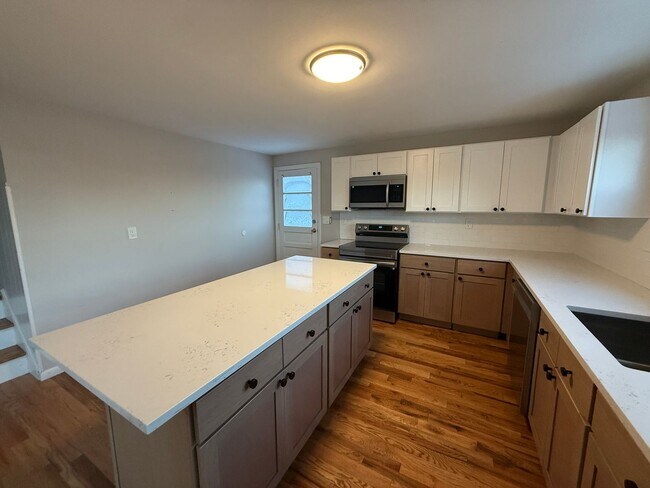 Photo - Recently updated 3 Bed 1 Bath Single Family House available February 1st!