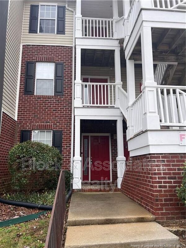 Photo - 331 Bubble Creek Ct Unidad #7 Rental