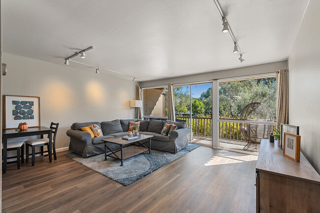 Photo - 954 Lea Dr Townhome