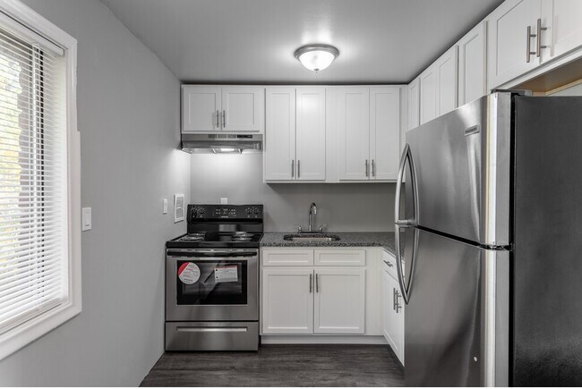 Updated Kitchen - Bradford Commons