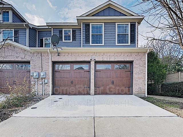 Photo - 2216 Stoneleigh Pl