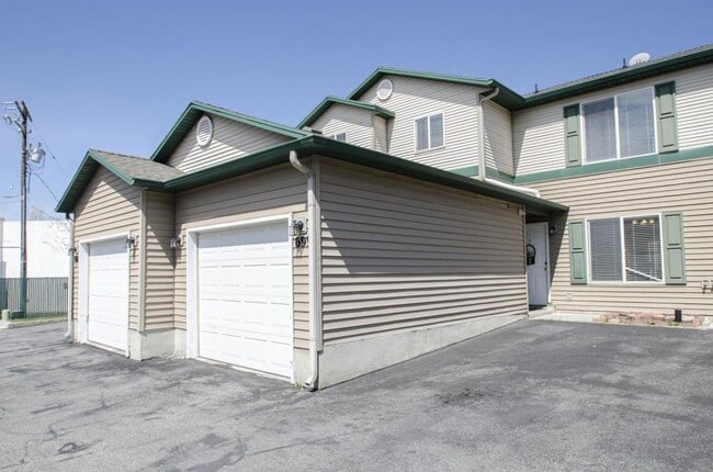 Photo - 699 N Gramercy Ave Townhome