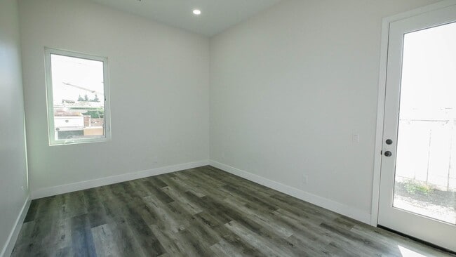 Photo - 5535-5539 Potomac St. Unit 5539