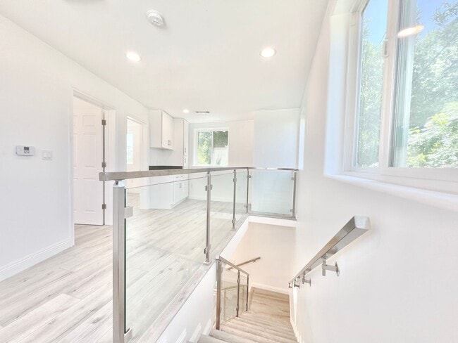 Photo - 2041 Linnington Ave Unidad 2041