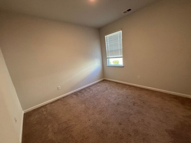 Photo - Very nice 3 bedroom/2 bath home in Meridian Summit