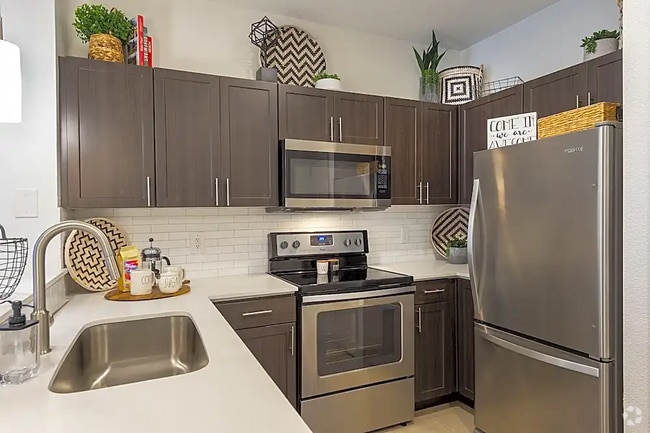 Building Photo - Perfect Space, Prime Location – 1 Bed in D... Unit 22SS1 Rental