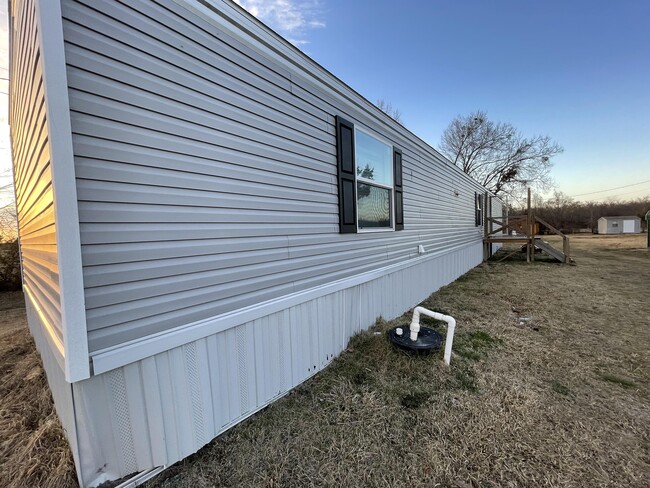 Photo - 526 W Walters Blvd