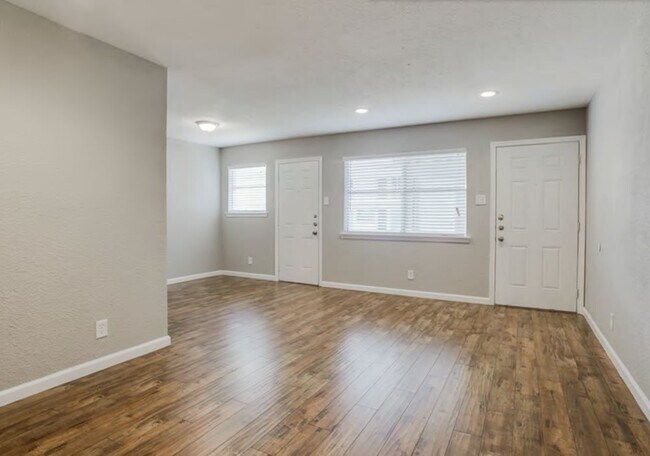 Photo - 4950 Live Oak St Unit #4950