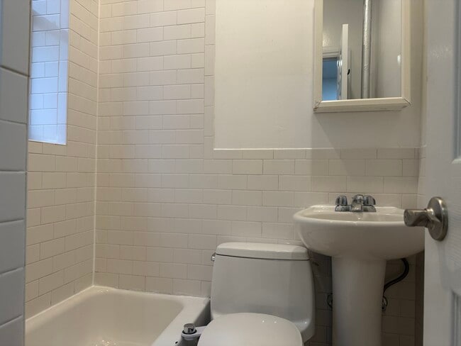 Photo - 215 E 4th St