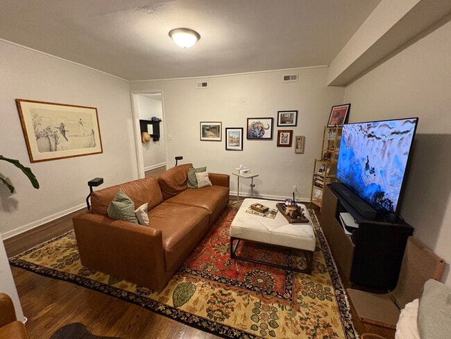 Photo - 4211 N Oakley Ave Unit 2S