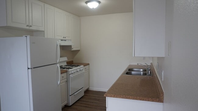 Photo - 1 bed, 1 bath Unit 10