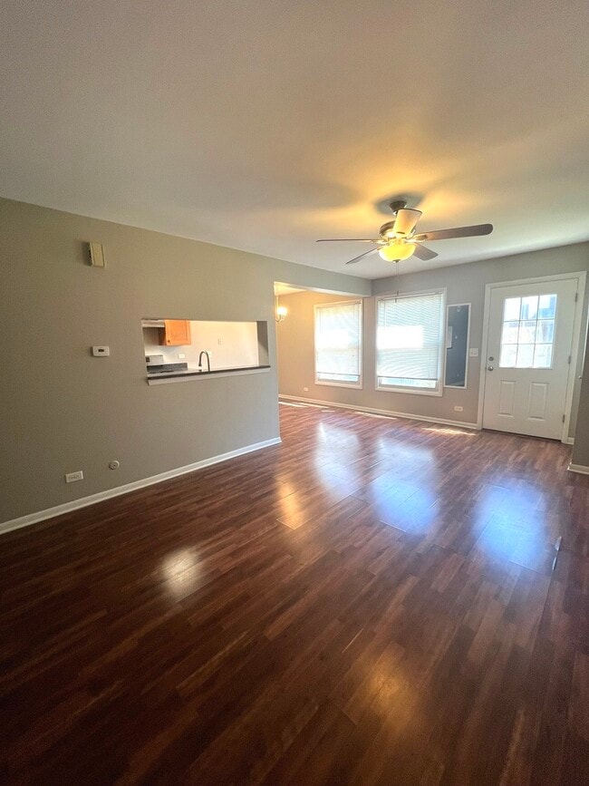 Photo - 323 Meadow Ct