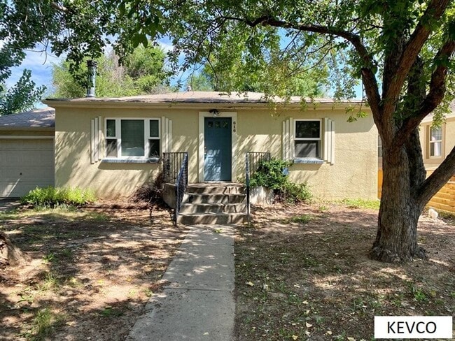 Building Photo - Adorable Two Bedroom House!