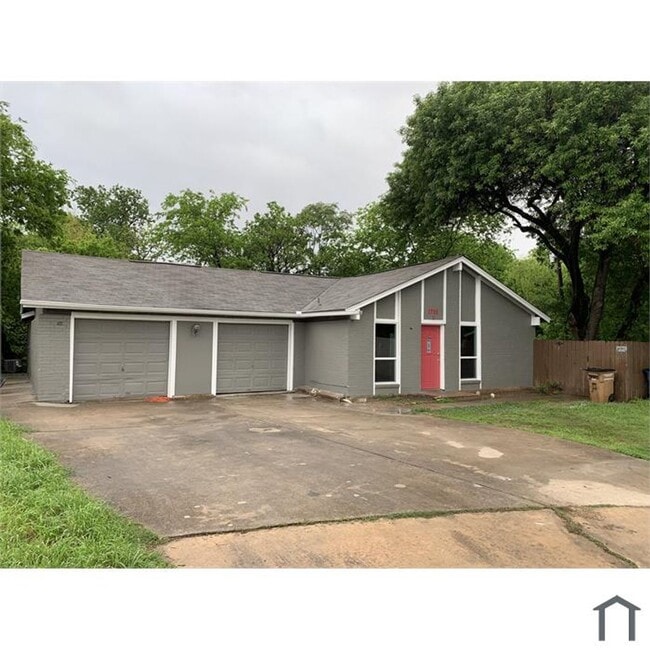 Building Photo - 501_Three Outsider Unit B