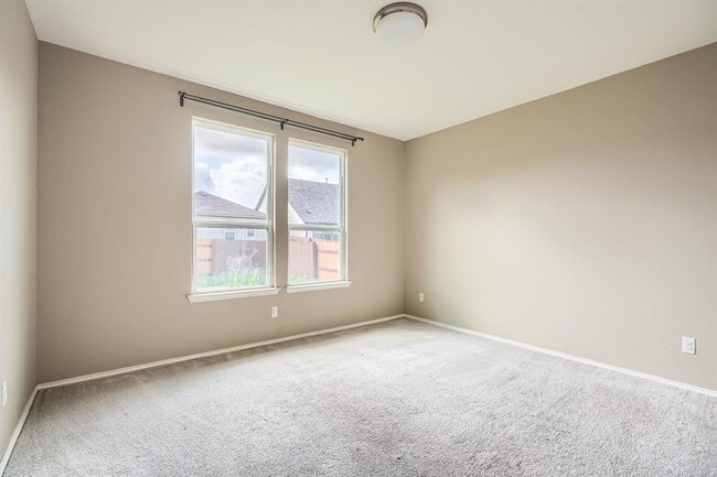 Photo - 183 Eves Necklace Dr.