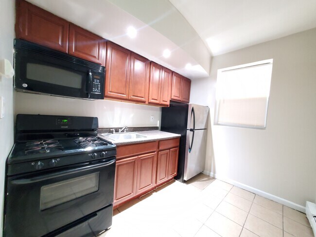 184 Fairview ave A2 - 186 Fairview Ave Apartments Unit A2