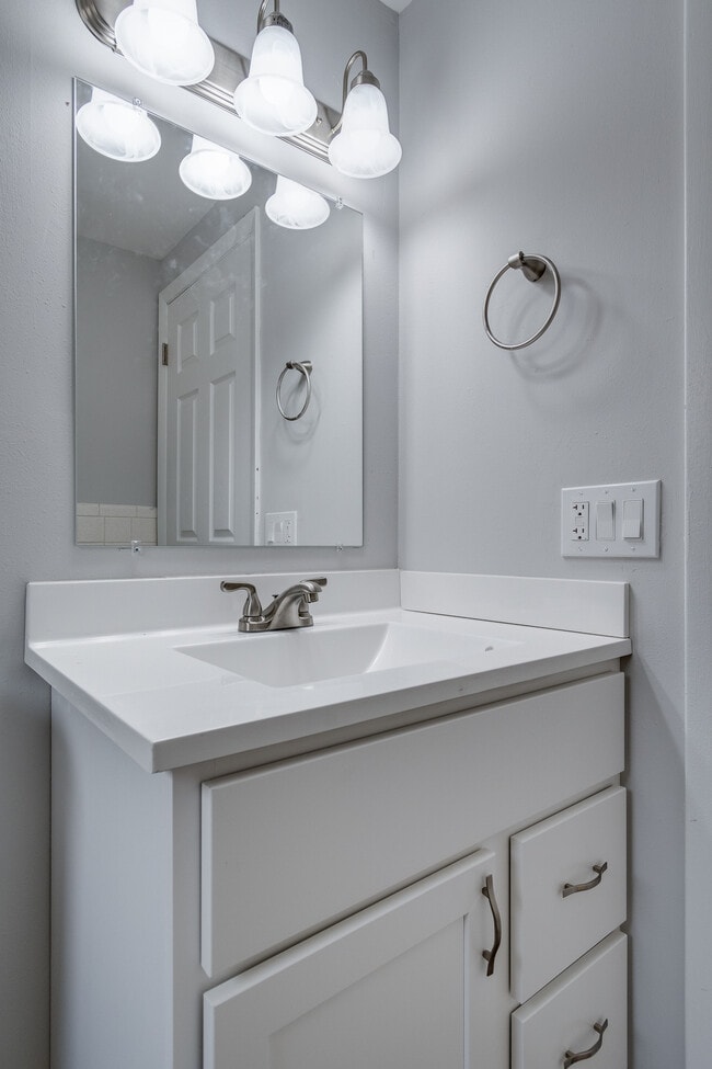 Photo - Arbor Arms Apartments