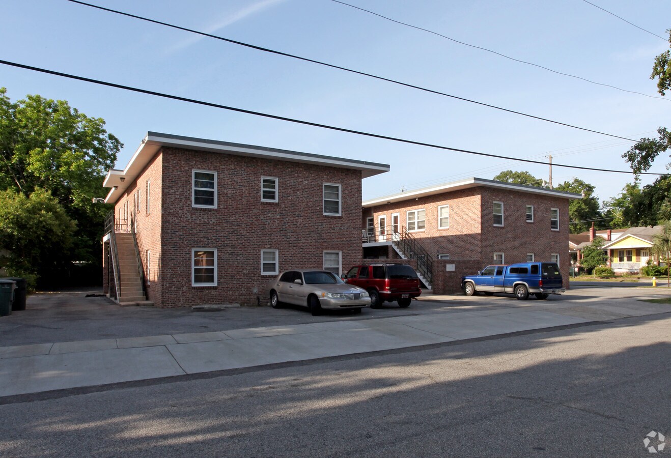Photo - Poplar Arms Apartments