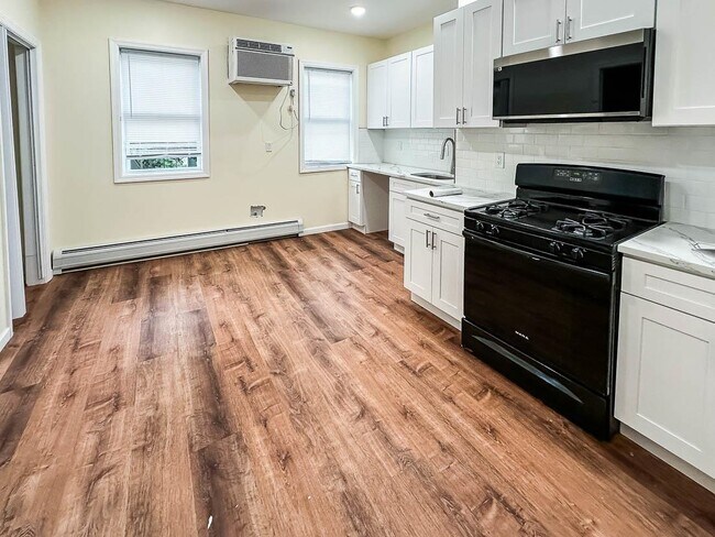 Photo - 170 St Pauls Ave Unit 2