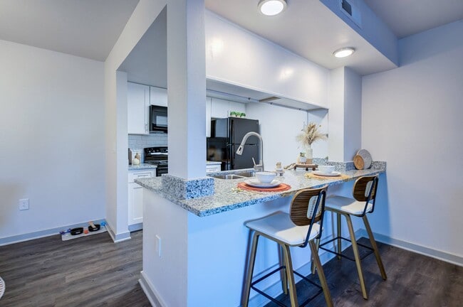 Photo - L'Estancia Apartment Homes