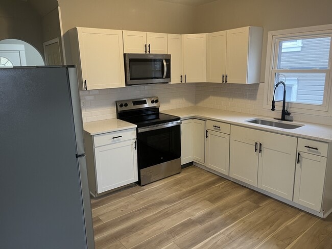 Photo - 102 N Greenmount Ave