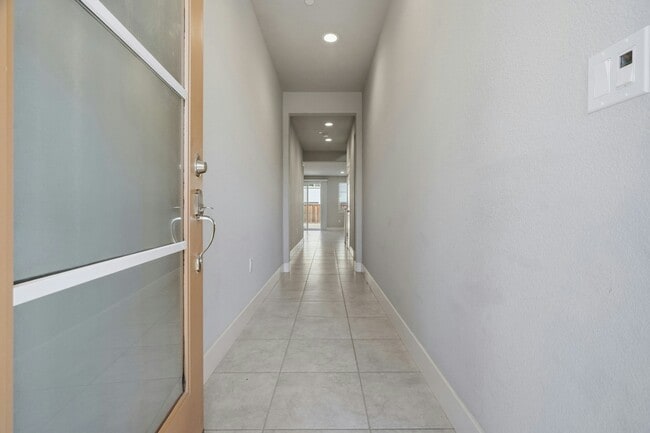 75 W Pasqua Ct
