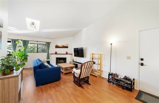 Photo - 3335 Broad St