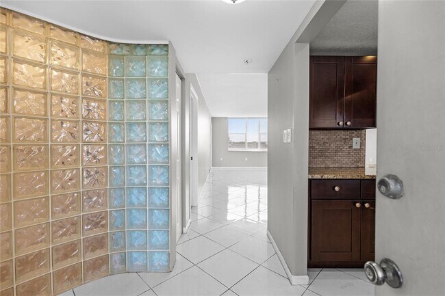 Photo - 1893 S Ocean Dr Unidad 802