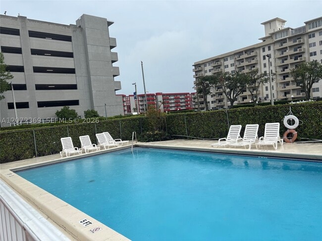 Building Photo - 4675 W 18th Ct Unit 904