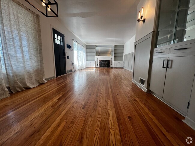 Building Photo - 4 Bedroom/2 Bathroom House in Ogden